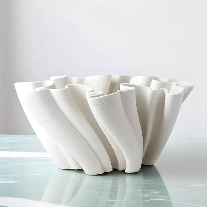 Vase Céramique Décoratif Sculpté à la Main | Design Tourbillon Blanc - Maison Vase
