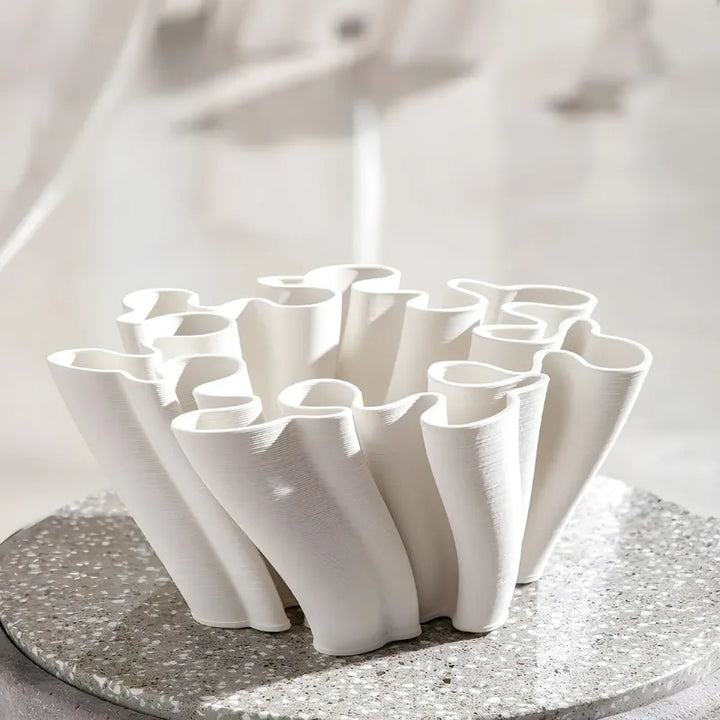 Vase Céramique Décoratif Sculpté à la Main | Design Tourbillon Blanc - Maison Vase