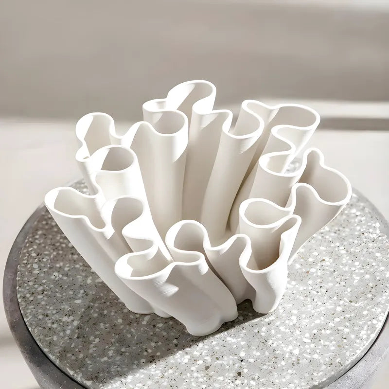 Vase Céramique Décoratif Sculpté à la Main | Design Tourbillon Blanc - Maison Vase