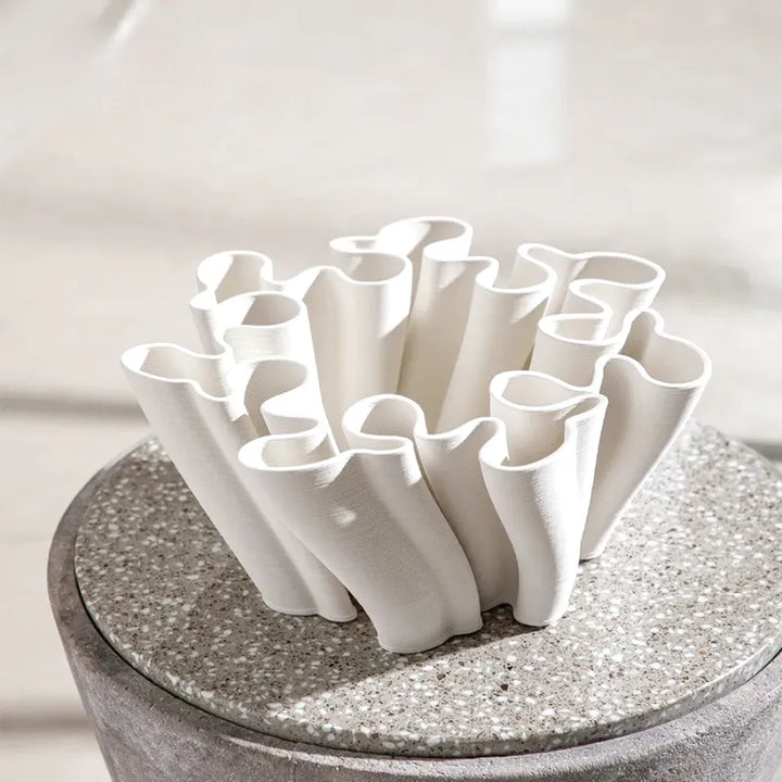 Vase Céramique Décoratif Sculpté à la Main | Design Tourbillon Blanc - Maison Vase