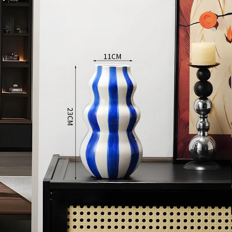 Vase Céramique Design Nordiques Strié | Style Rétro Chic - Maison Vase