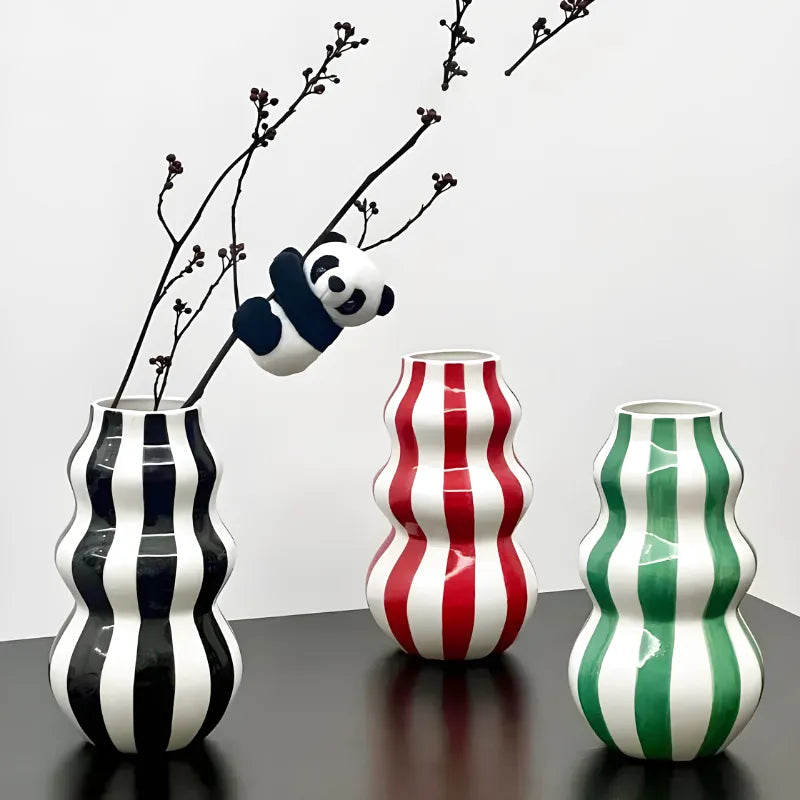Vase Céramique Design Nordiques Strié | Style Rétro Chic - Maison Vase