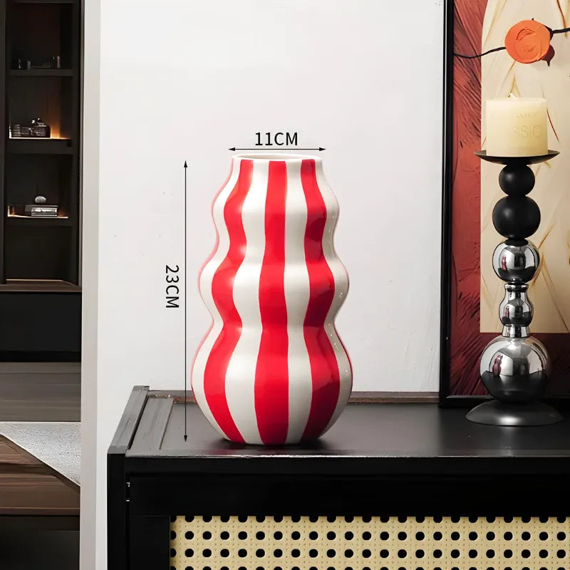Vase Céramique Design Nordiques Strié | Style Rétro Chic - Maison Vase