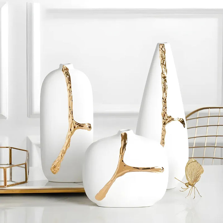 Vase Décoratif Blanc en Céramique | Design Nordique & Détail Doré Sculptural - Maison Vase