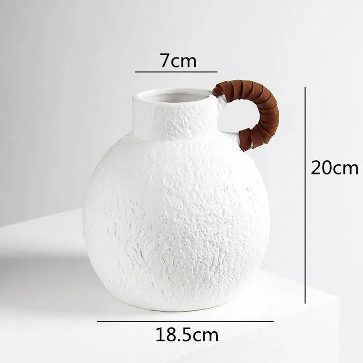 Vase en Céramique Bohème Blanc | Texture Rugueuse et Poignée Design - Maison Vase
