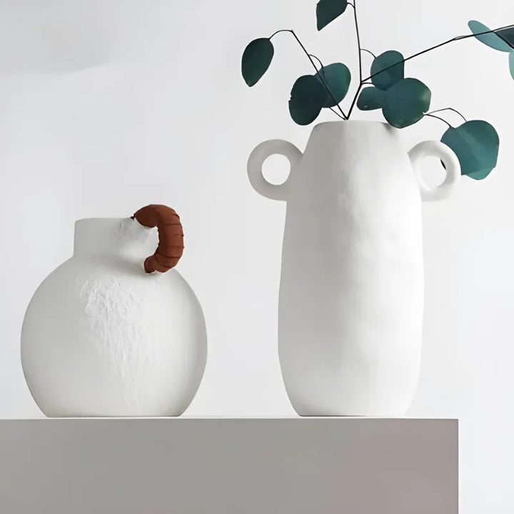 Vase en Céramique Bohème Blanc | Texture Rugueuse et Poignée Design - Maison Vase