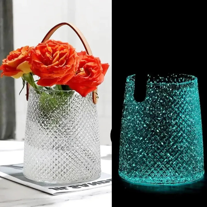 Vase en Verre Bleu Lumineux | Design Scandinave et Décoratif - Maison Vase