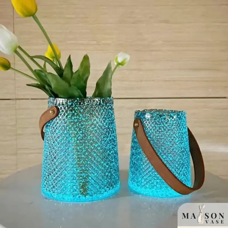 Vase en Verre Bleu Lumineux | Design Scandinave et Décoratif - Maison Vase