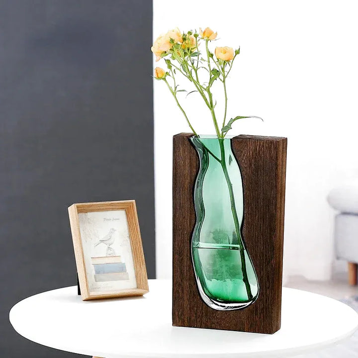 Vase en Verre Sculpté et Bois Massif | L’Élégance du Style Chinois - Maison Vase