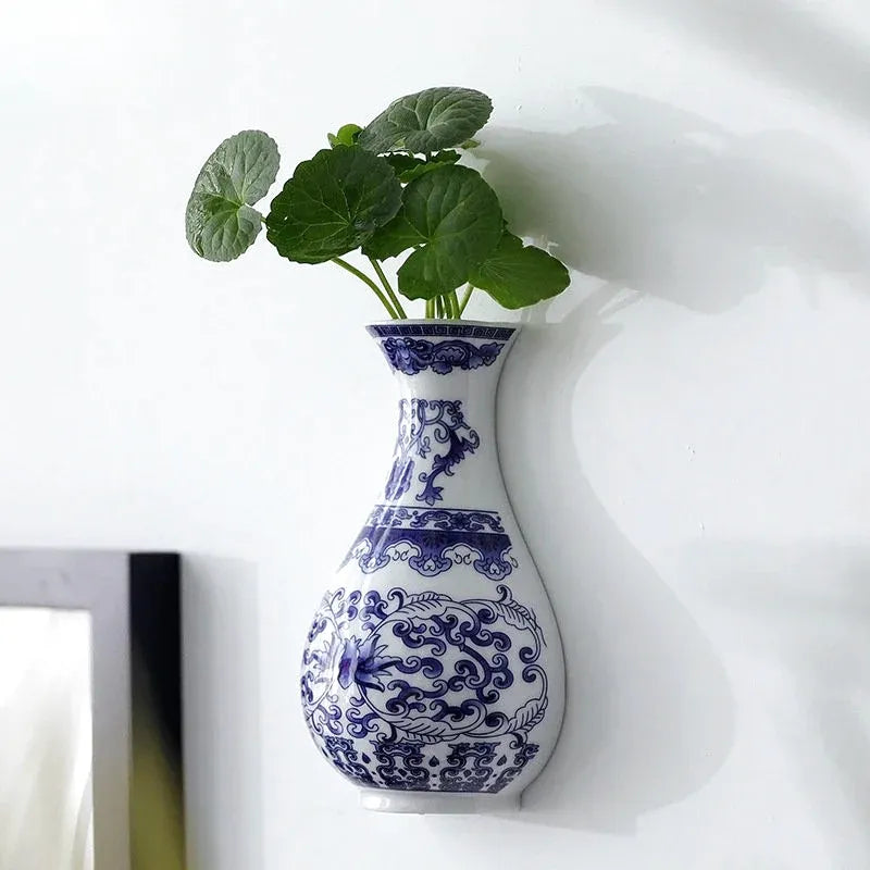 Vase Mural Chinois en Porcelaine Bleu et Blanc | L’Élégance Vintage - Maison Vase